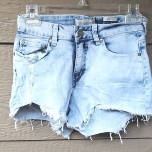 NICKI MINAJ Mid rise Distressed Shorts 3/4